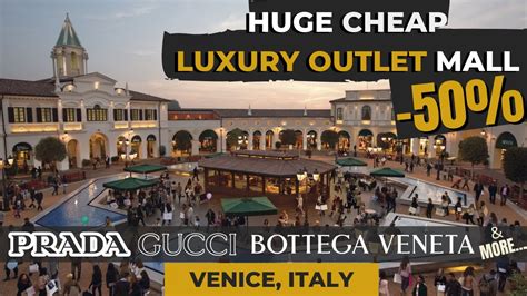 venice italy outlet shopping.